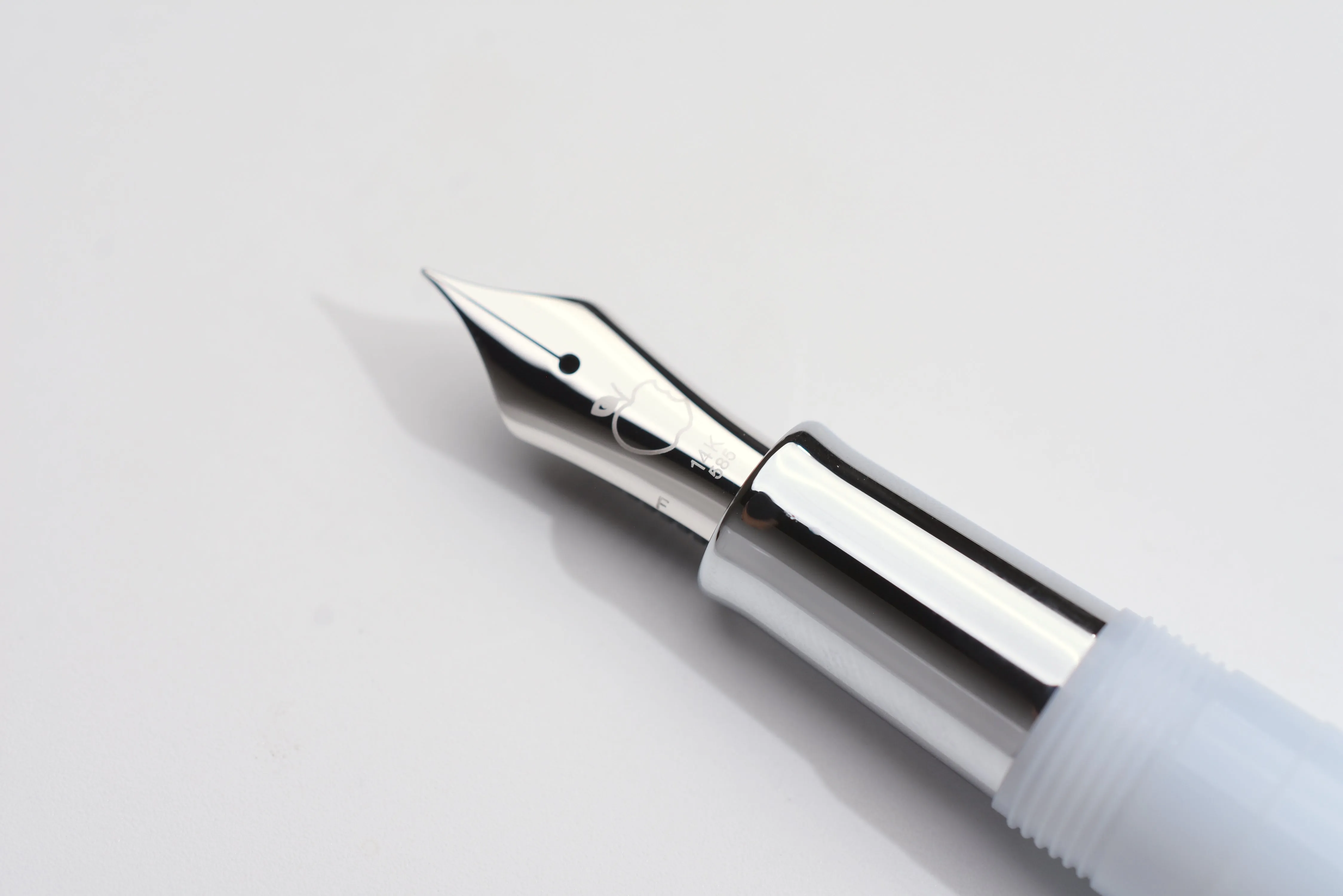 BUNGUBOX Original Fountain Pen - Snow White