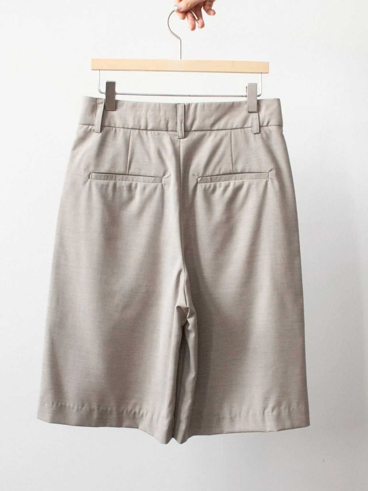 SUMMER WOOL BERMUDA SHORTS